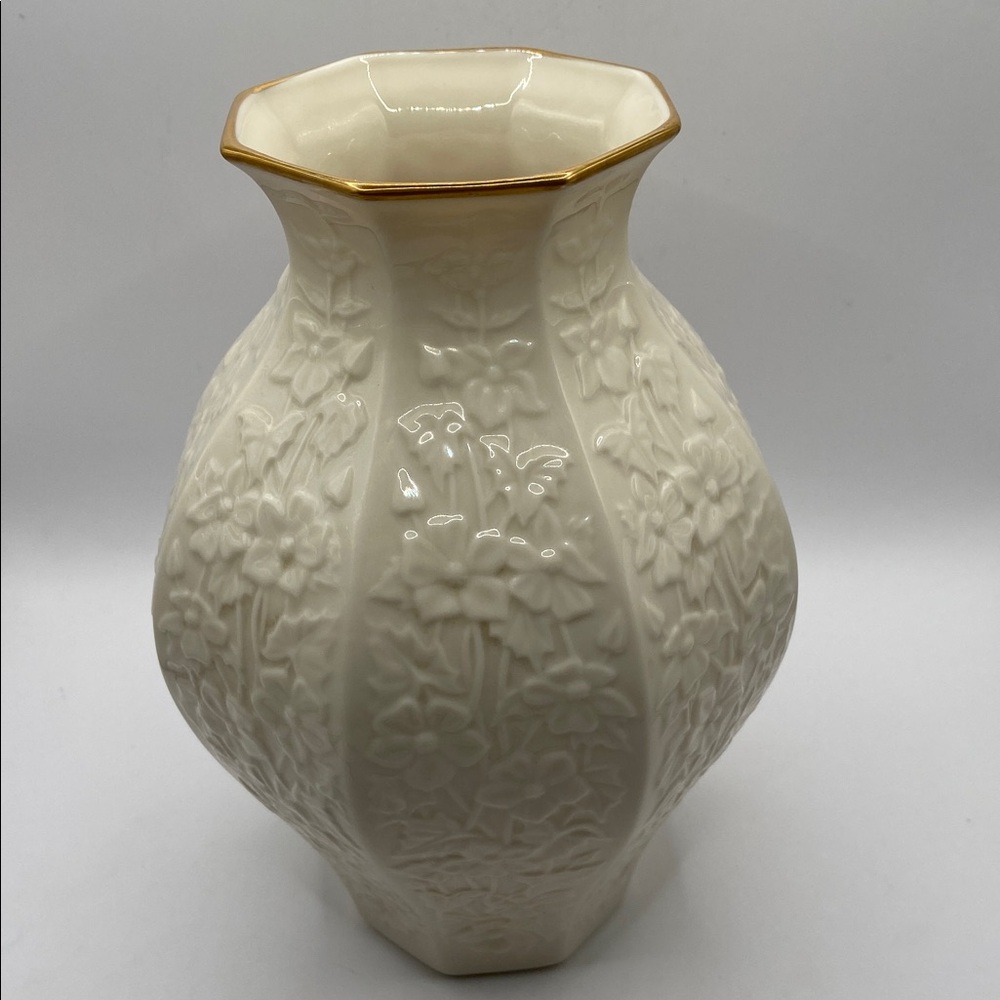 Vintage Lenox Porcelain Vase With 25K Gold Trim Garden Collection - Picture 2 of 7